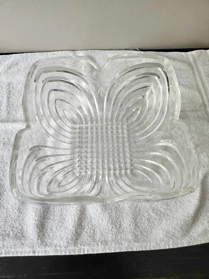 Serving Bowel Crystal