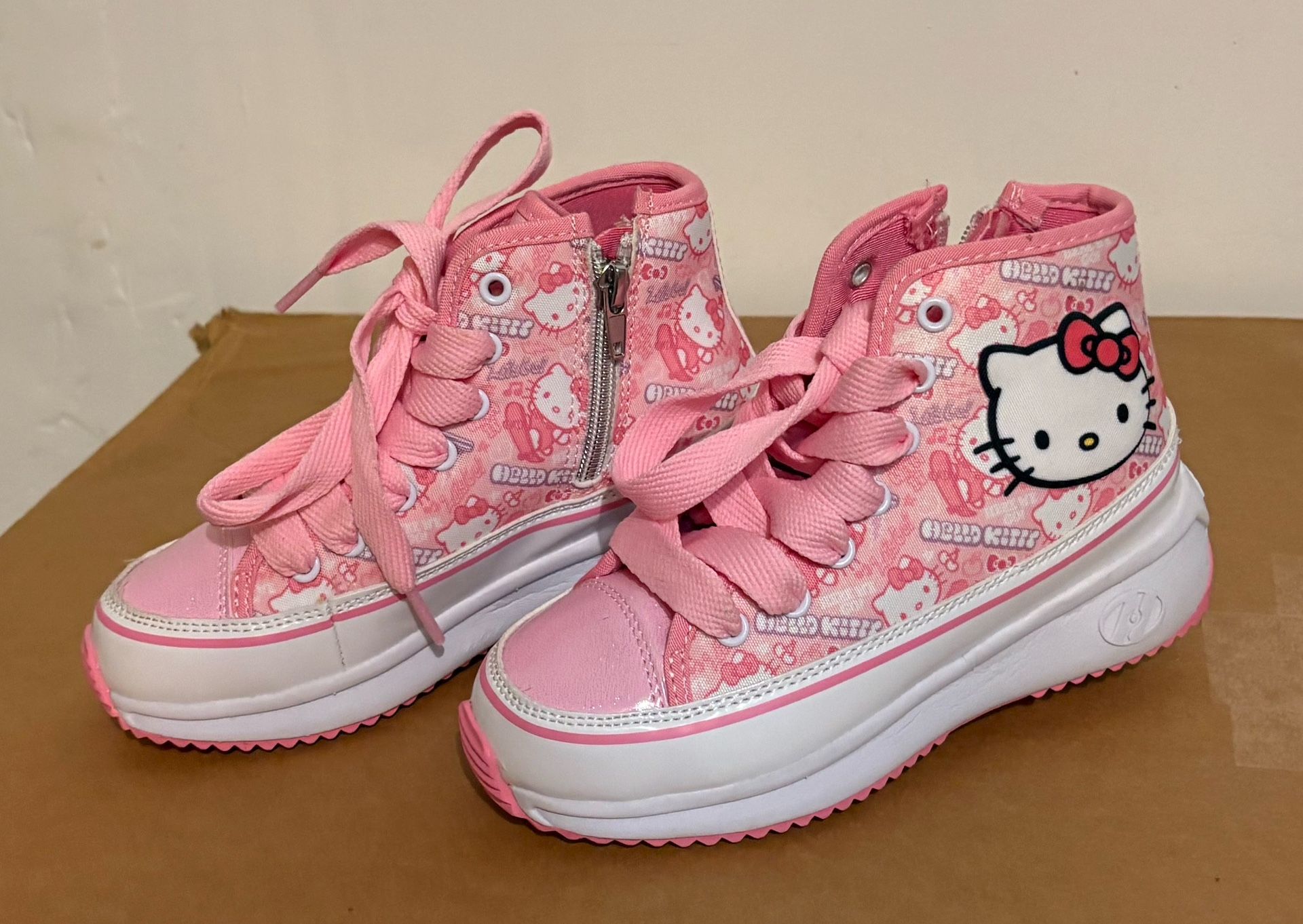 Heelys - Girls Little-Big Kid Hello kitty Sneaker - photo 2