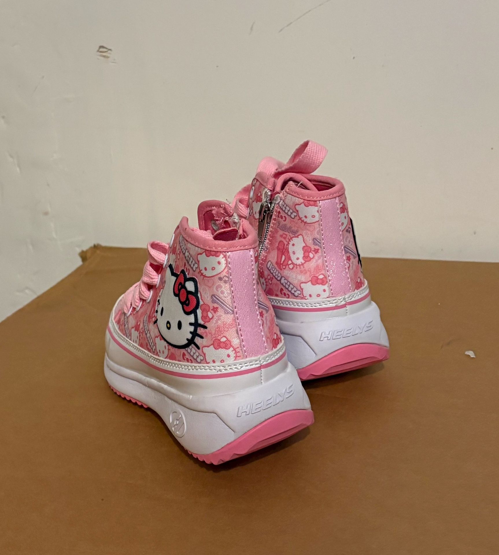 Heelys - Girls Little-Big Kid Hello kitty Sneaker - photo 4
