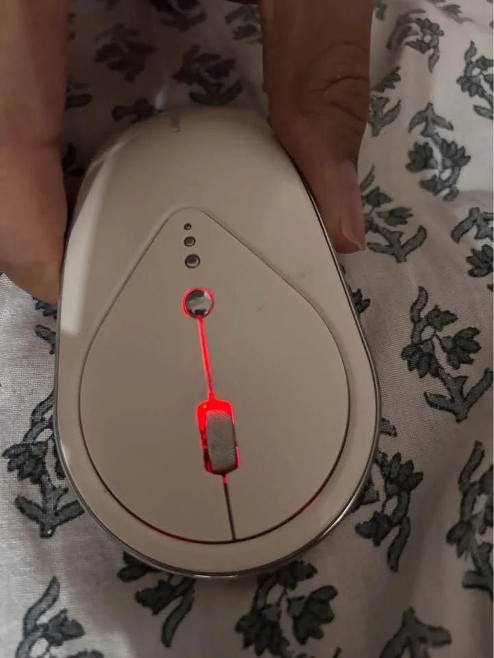 Langtu Bluetooth Keyboard & Mouse Set image indicator(5)