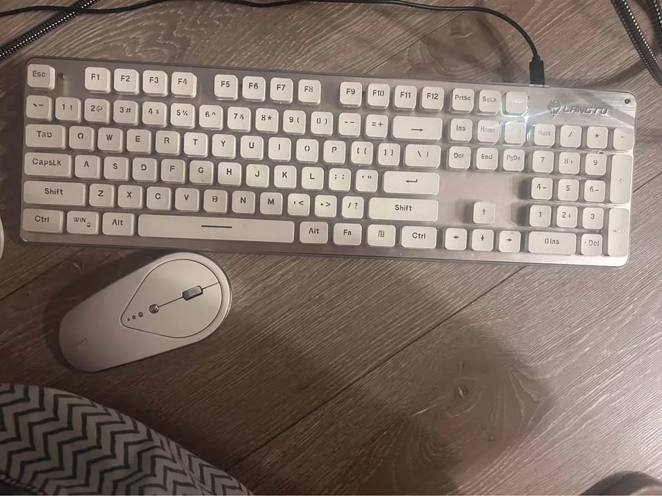 Langtu Bluetooth Keyboard & Mouse Set image indicator(7)