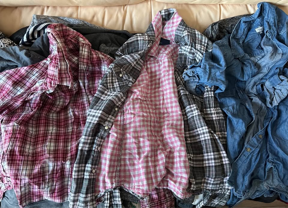 Bag of small fall/winter clothes - photo 2