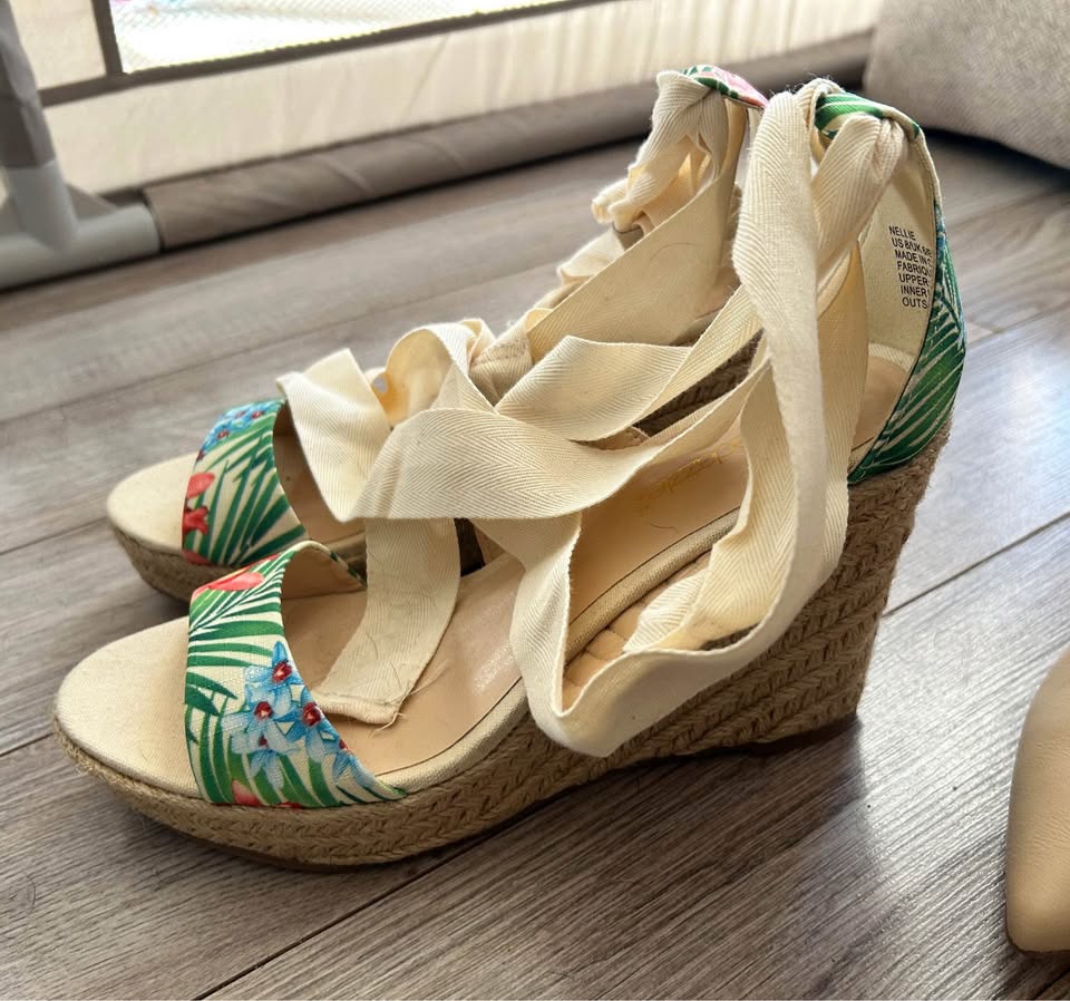 4 pairs of size 8 heels, gently used indoors, espadrille - photo 4