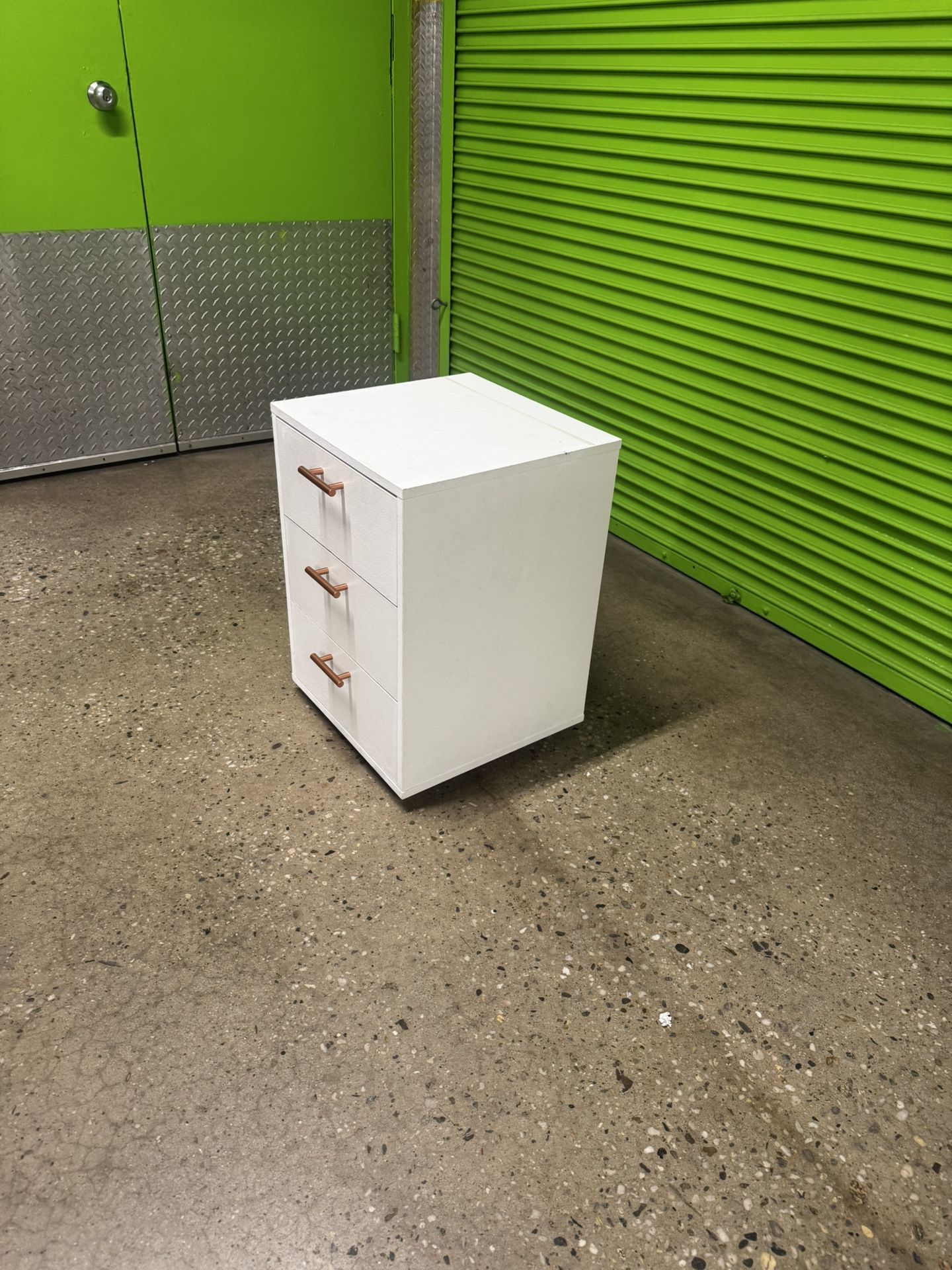 IKEA 3 DRAWERS NIGHTSTAND - photo 2