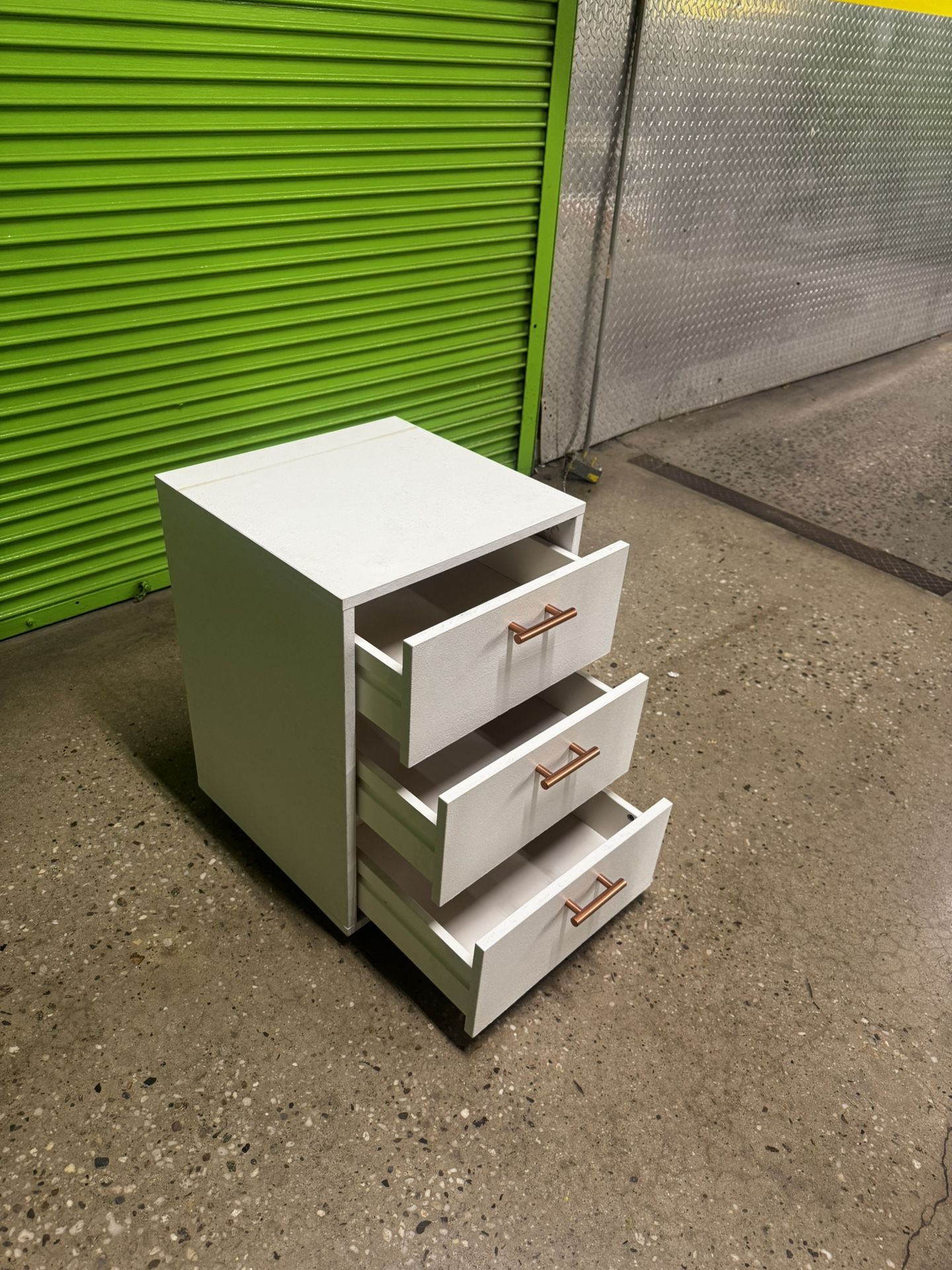 IKEA 3 DRAWERS NIGHTSTAND - photo 3