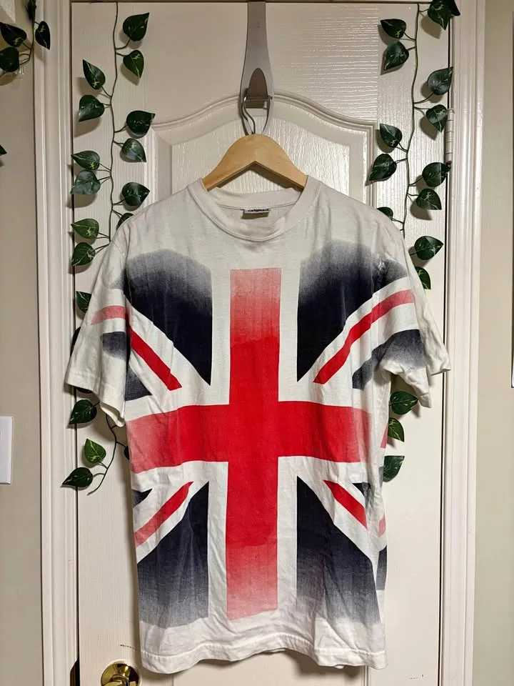 Vintage T-shirt uk both side print by ZIP IT thumbnail