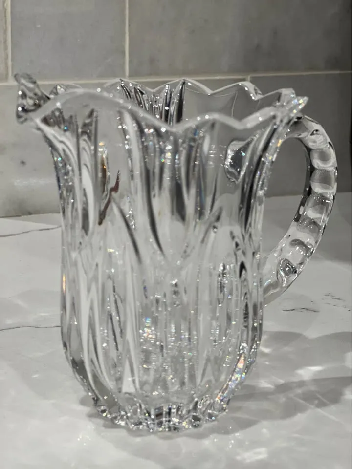 Gorham Crystal Tulip Creamer image indicator(2)