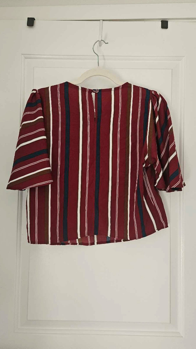 Beautiful Multicoloured Blouse, Size Medium - photo 2