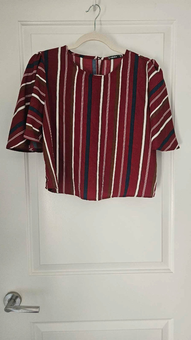 Beautiful Multicoloured Blouse, Size Medium - photo 4