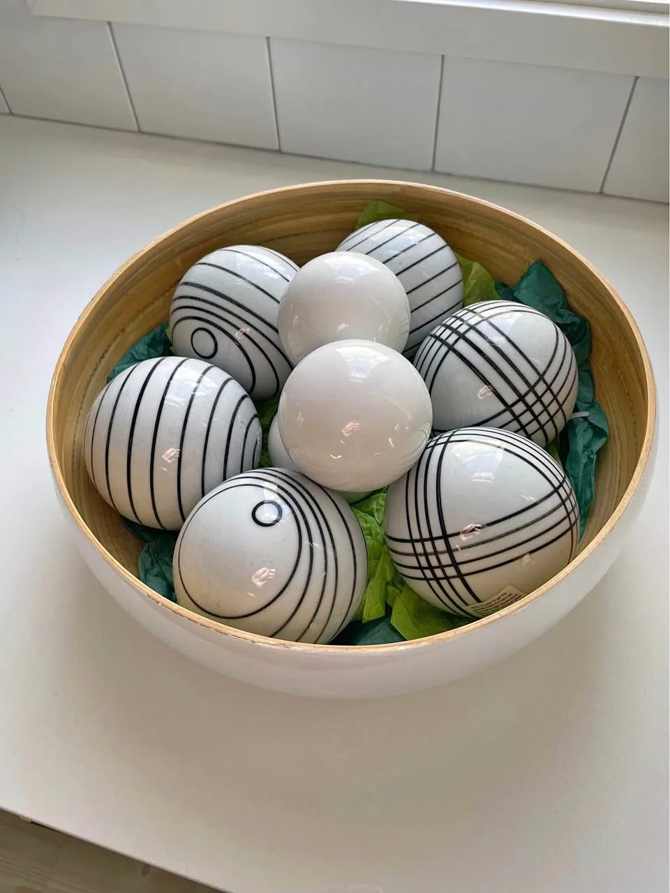 Decorative bowl with ornaments