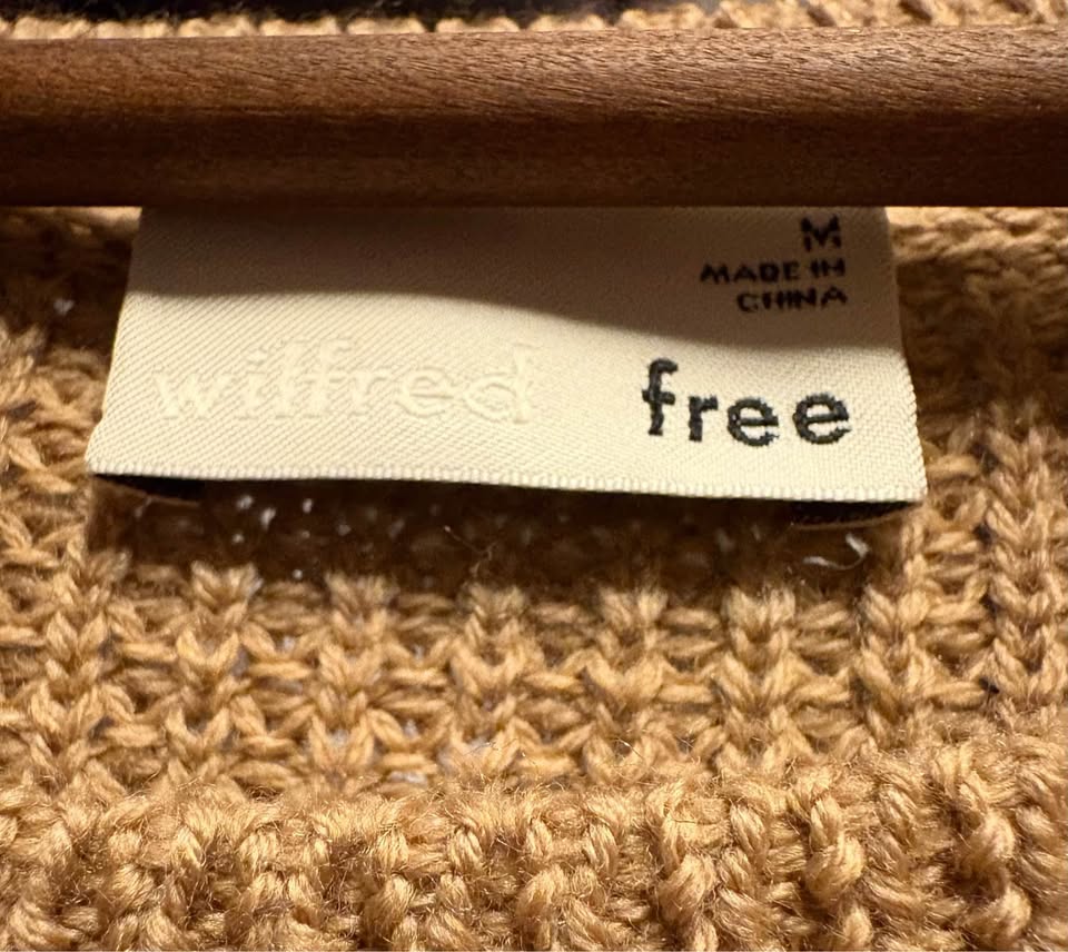 BNWT. Aritzia Wilfred Isabelli Sweater - Size Medium - photo 4