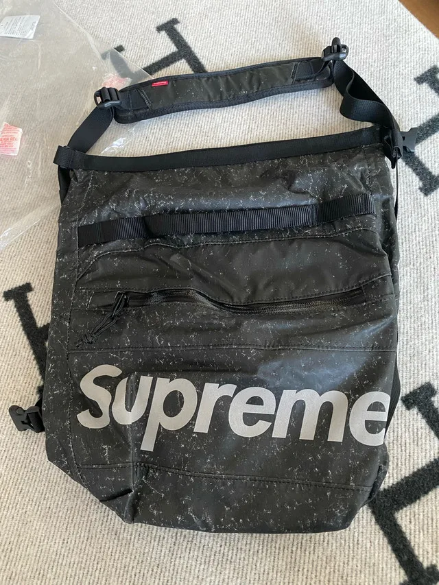 Supreme FW20 Waterproof Reflective Speckled Shoulder Bag image indicator(3)
