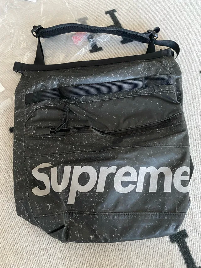 Supreme FW20 Waterproof Reflective Speckled Shoulder Bag image indicator(7)