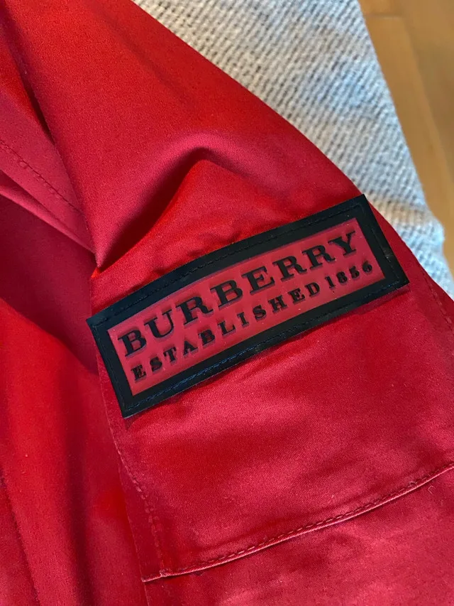 Burberry Sport Jacket Red Size Medium image indicator(3)