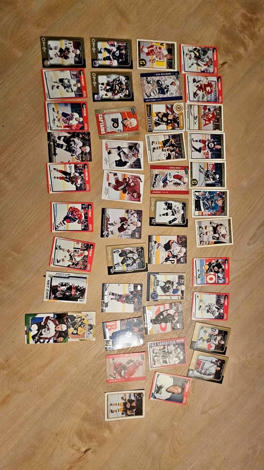 Assorted NHL Hockey Cards -MUST GO