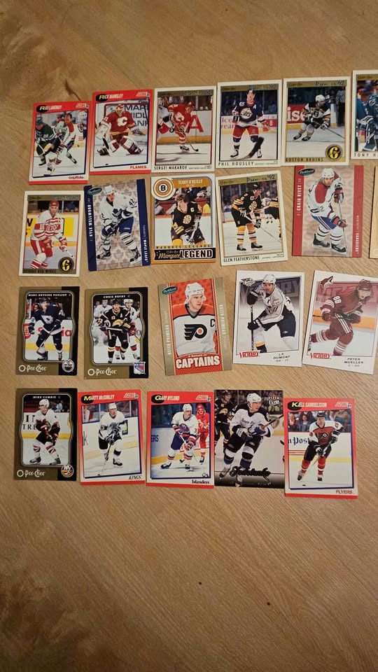 Assorted NHL Hockey Cards -MUST GO - photo 3