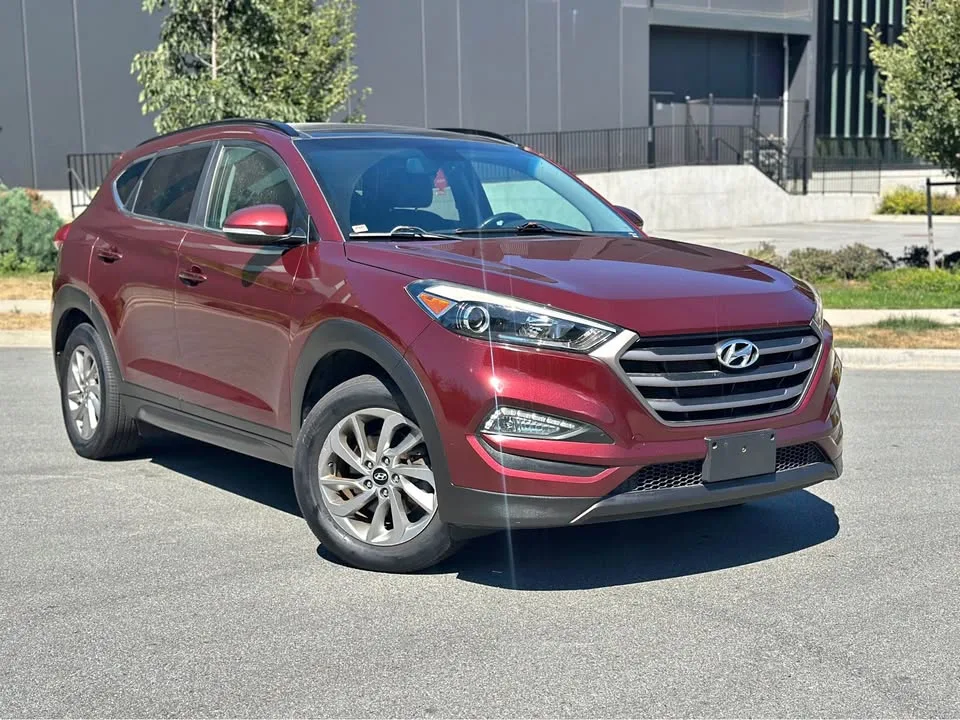 2016 Hyundai Tucson thumbnail