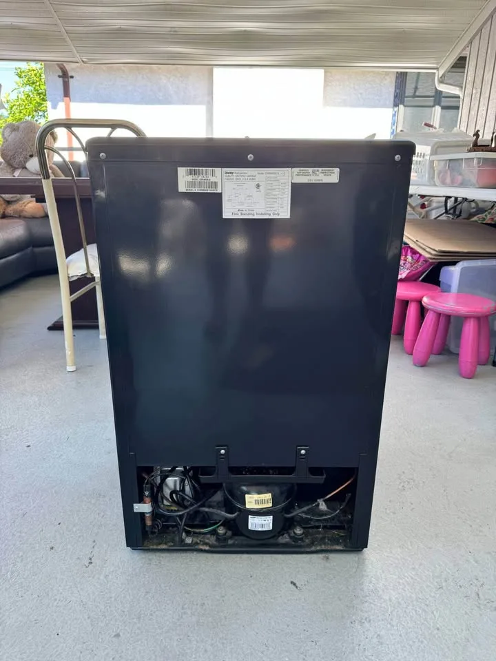 Danby Refrigerator image indicator(3)