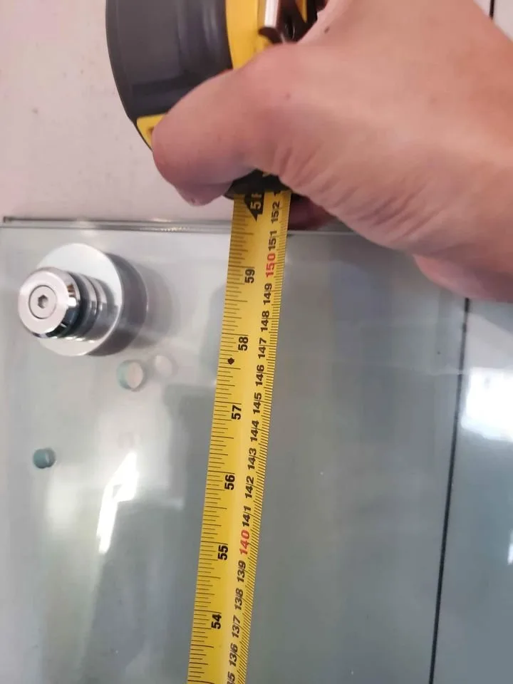 Glass shower enclosure image indicator(3)