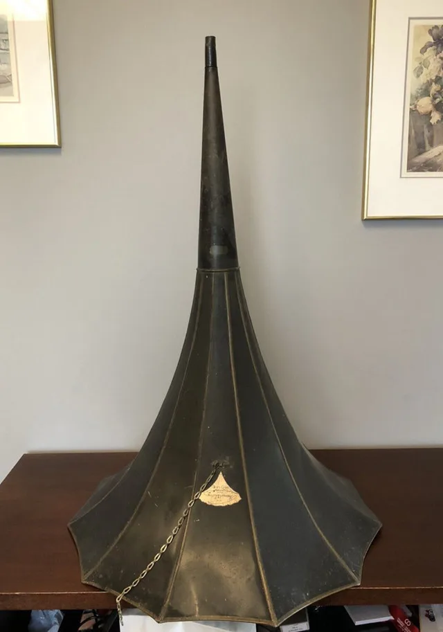Edison Home gramophone horn - morning glory horn