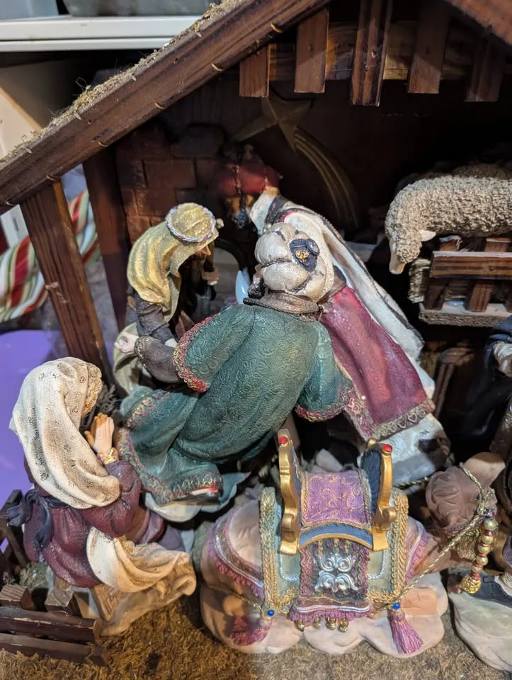 Christian scene image indicator(2)