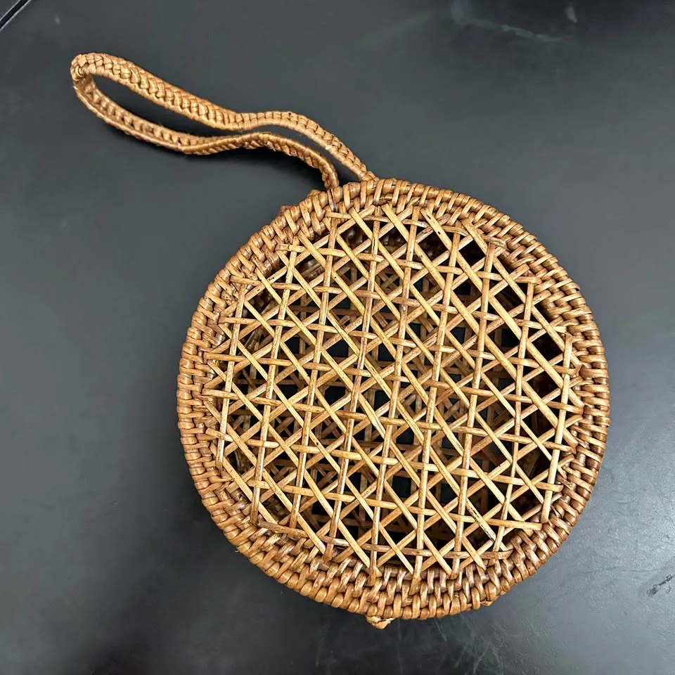 Handmade Rattan Coin Purse – Elegant & Natural Decor thumbnail