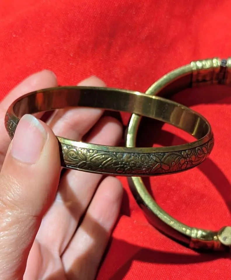 ✨ Vintage Boho Brass & Bone Bangle Set of 3 image indicator(3)
