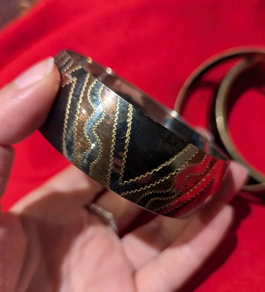 ✨ Vintage Boho Brass & Bone Bangle Set of 3 image indicator(4)