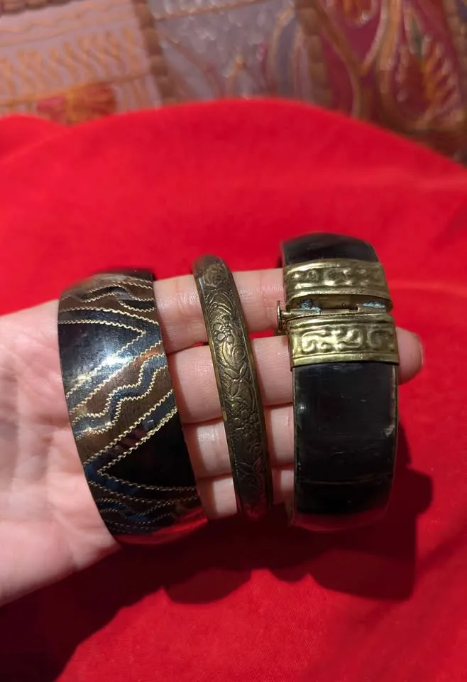 ✨ Vintage Boho Brass & Bone Bangle Set of 3 image indicator(7)