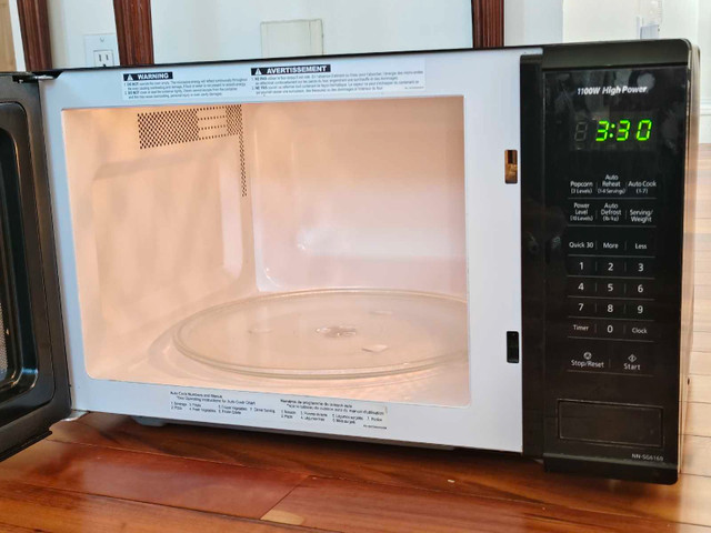 Panasonic Microwave 1100W, Genius Sensor, Like New - photo 4