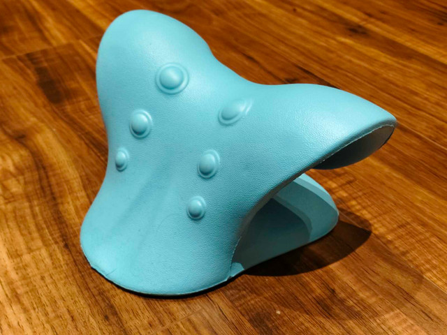 Neck Stretcher, Japanese pillow style