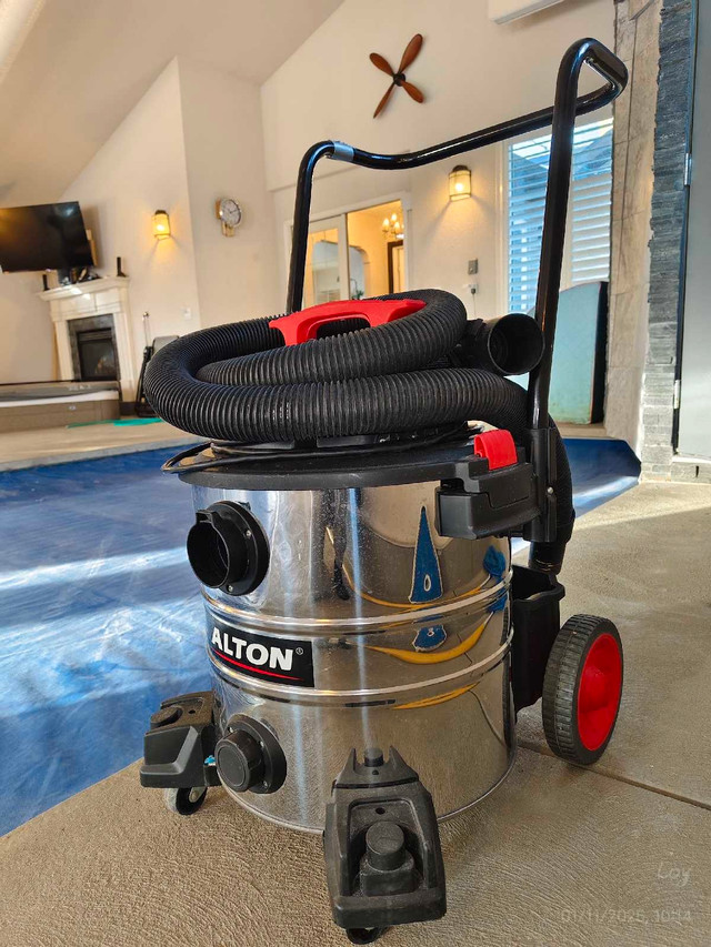 Wet/Dry Vacuum Alton 5HP 8 Gal