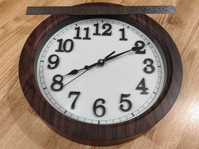 Big Clock, easy to read, 1 foot, like new