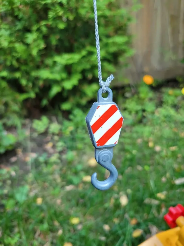 Toy Truck Crane – Like New Condition (yellow) image indicator(4)