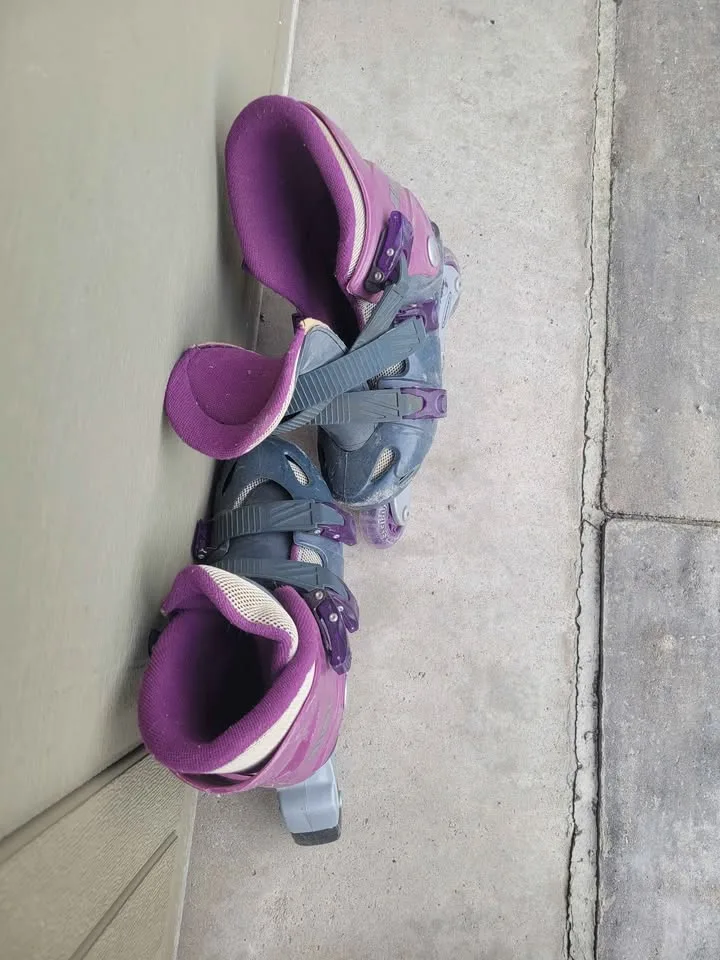Roller blades (used) purple and pink image indicator(4)