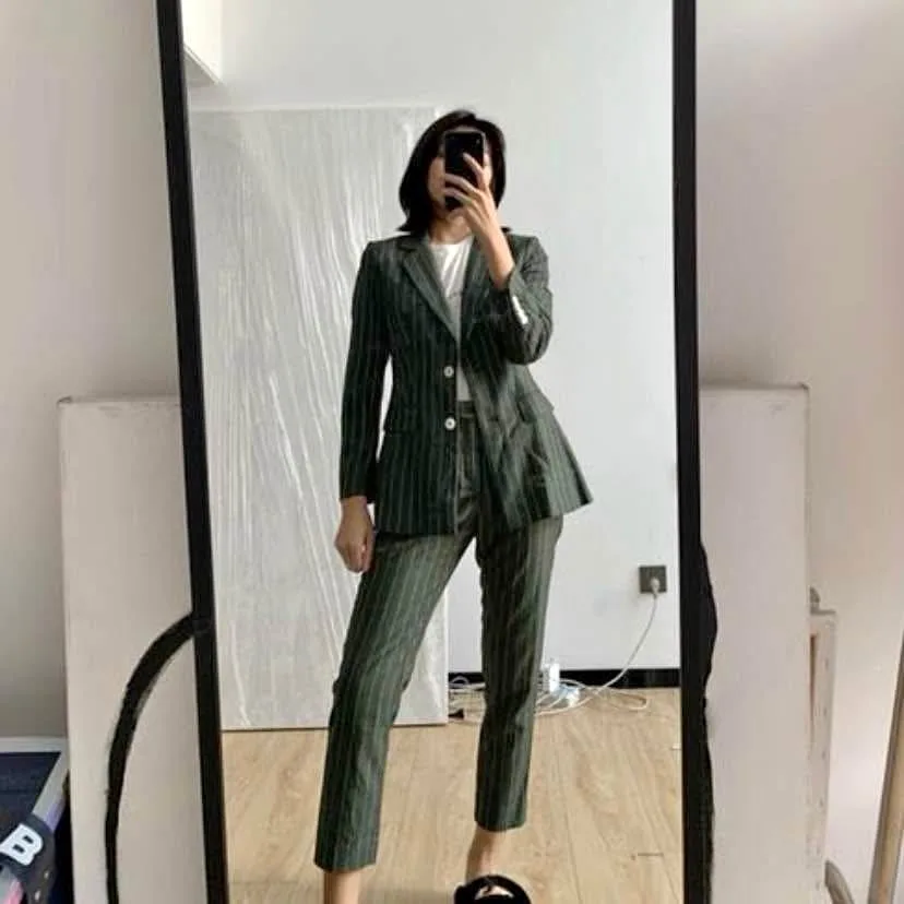 Tie for her Women’s Suit Size S thumbnail
