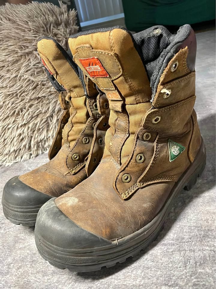 Safety boos steel toe size 8.5