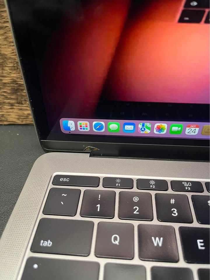 MacBook Pro Laptop 13” USB-C - Charger included - photo 4