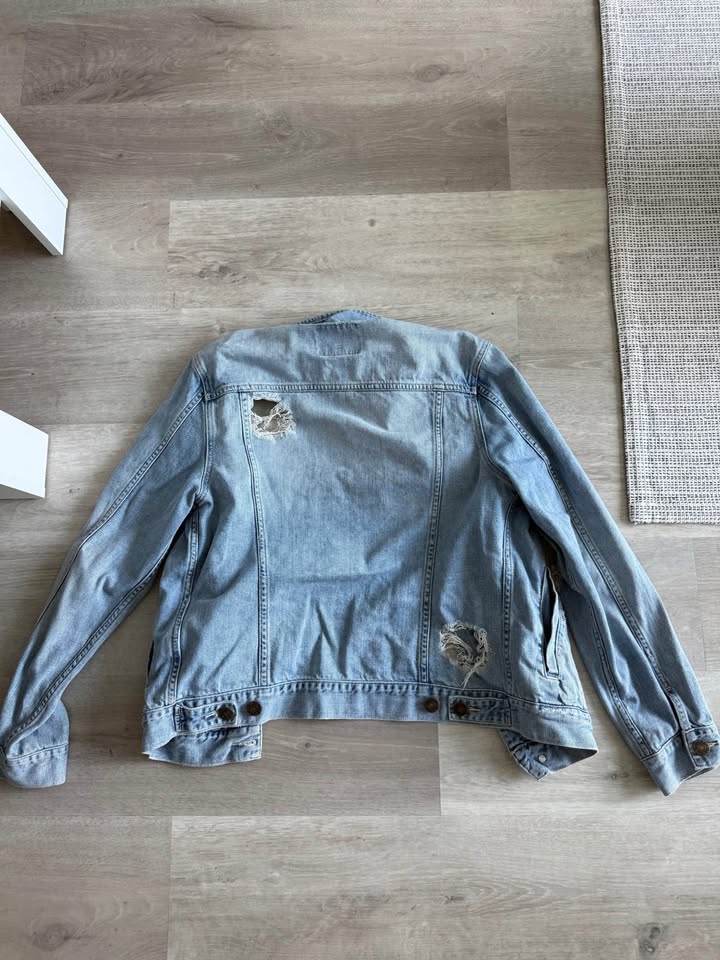 GUESS Distressed Denim Jacket - photo 4