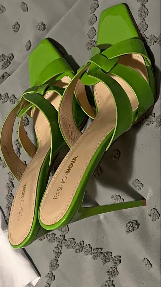 Women’s shoes