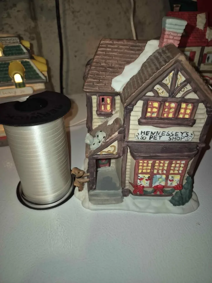 Christmas Village House - Hennesseys Pet Shop image indicator(3)