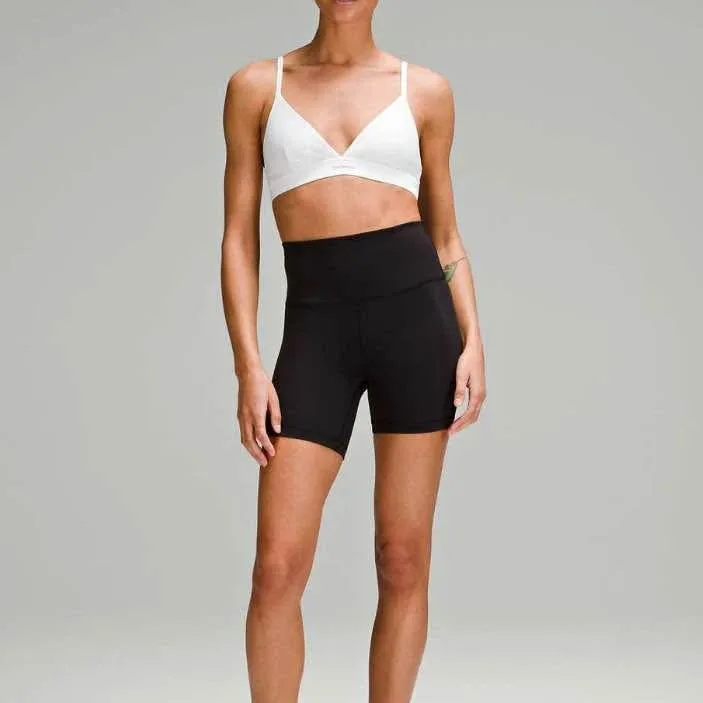 NWT Lululemon License to Train Triangle Bra Size 4 thumbnail