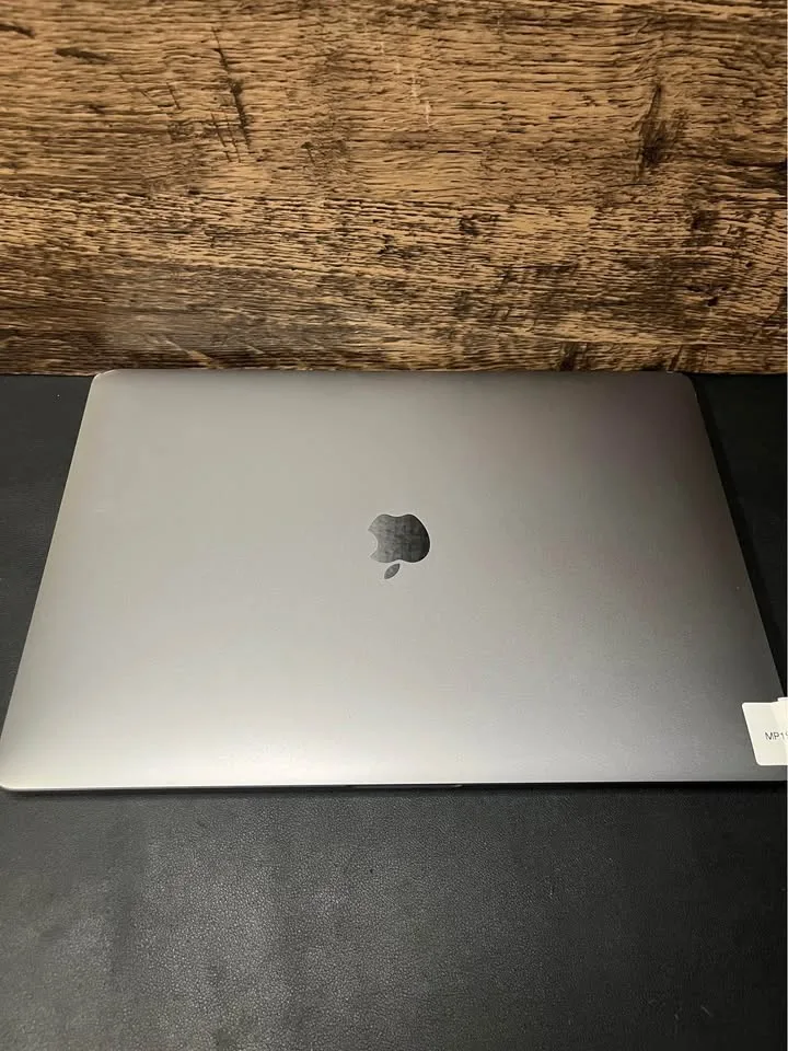 2019 MacBook Pro 15” 16GB - 512SSD + Charger image indicator(5)