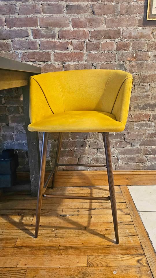 Yellow bar stools 2pc