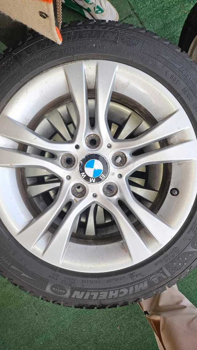 BMW Michelin X Ice Winter Tires 205/55R16 OEM Rims image indicator(4)
