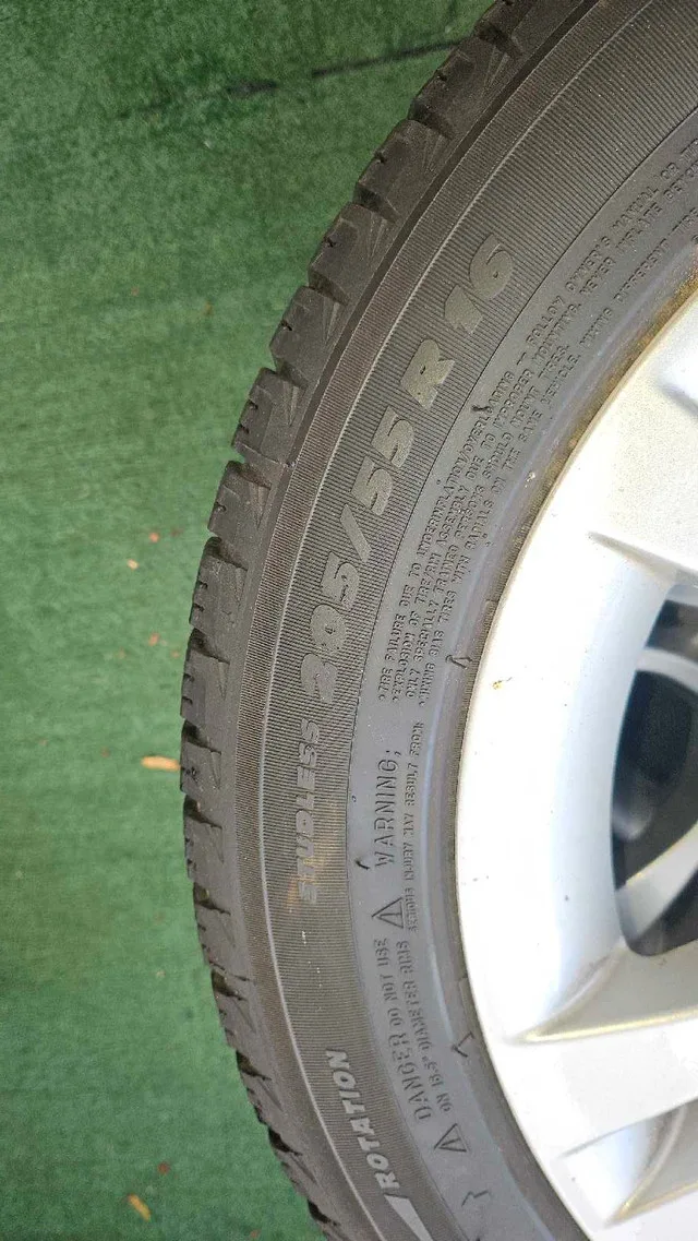 BMW Michelin X Ice Winter Tires 205/55R16 OEM Rims image indicator(6)