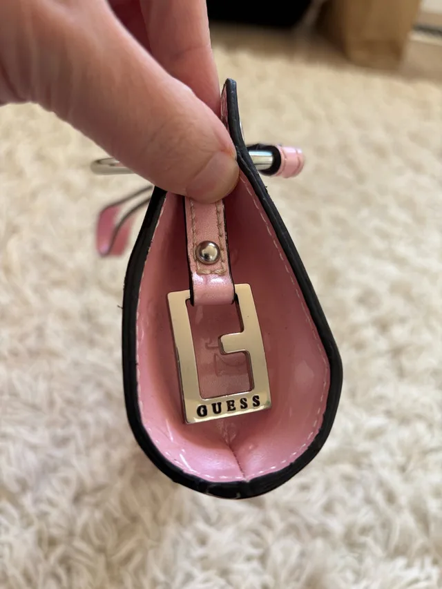 Guess Baguette Purse/Clutch -BNWOT image indicator(3)
