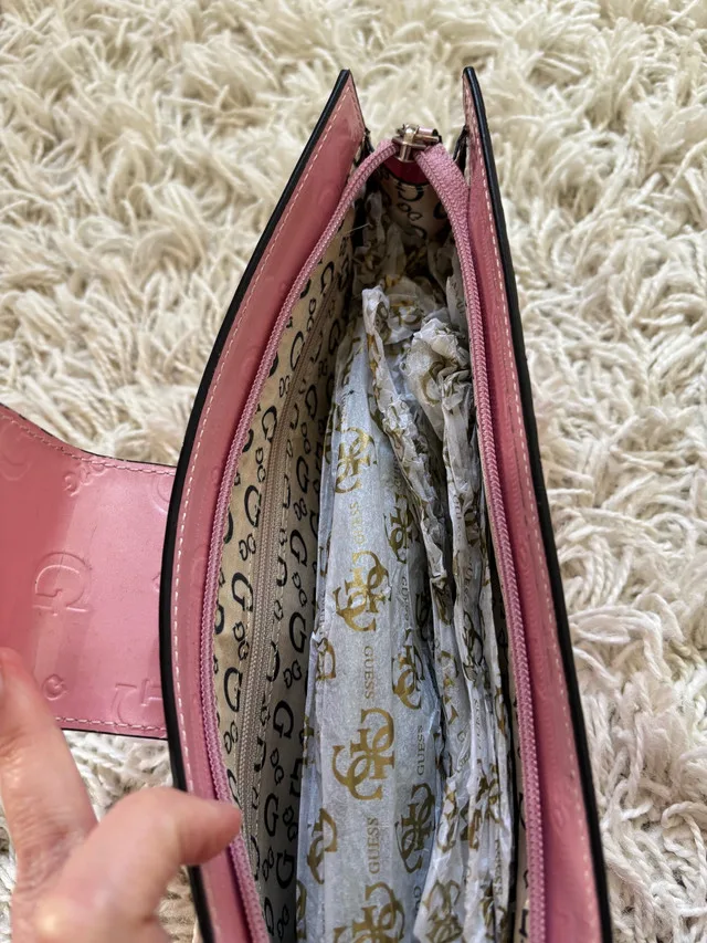 Guess Baguette Purse/Clutch -BNWOT image indicator(7)