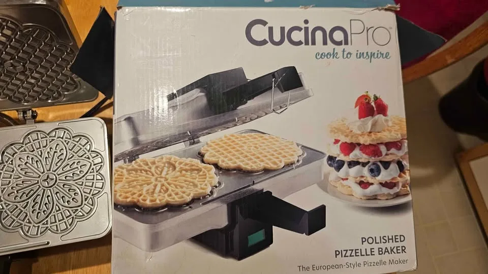 Cucina Pro Polished Pizzelle Baker image indicator(2)