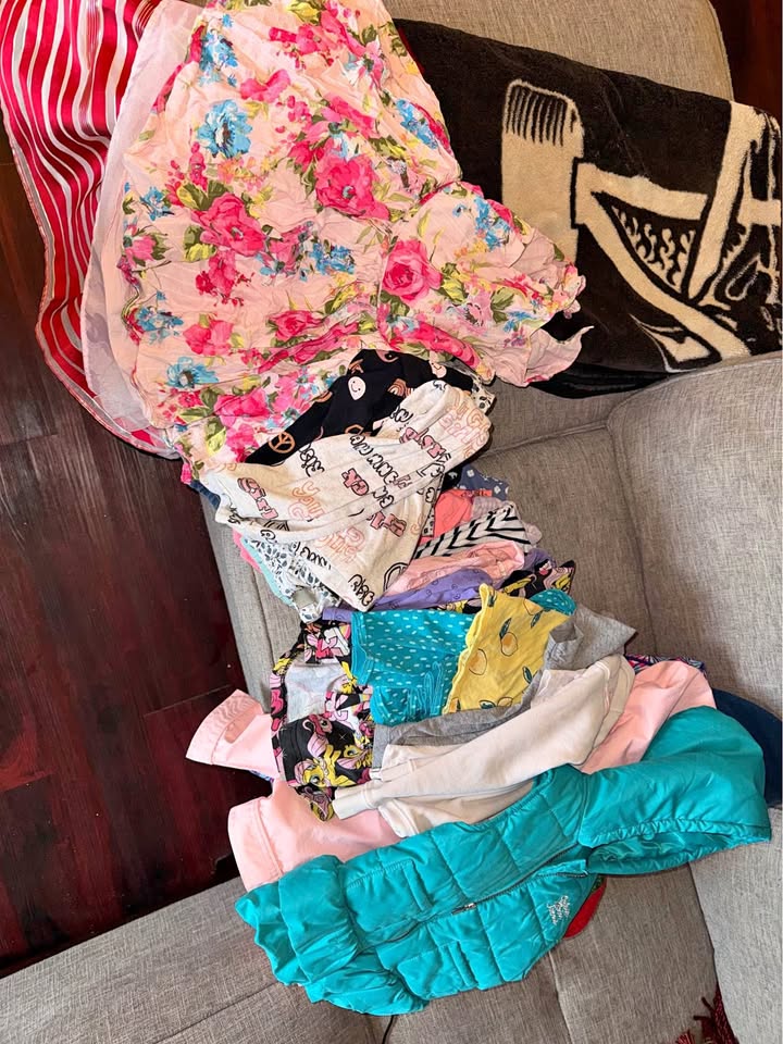 Girls clothing: 4t-6 girls clothes bundle